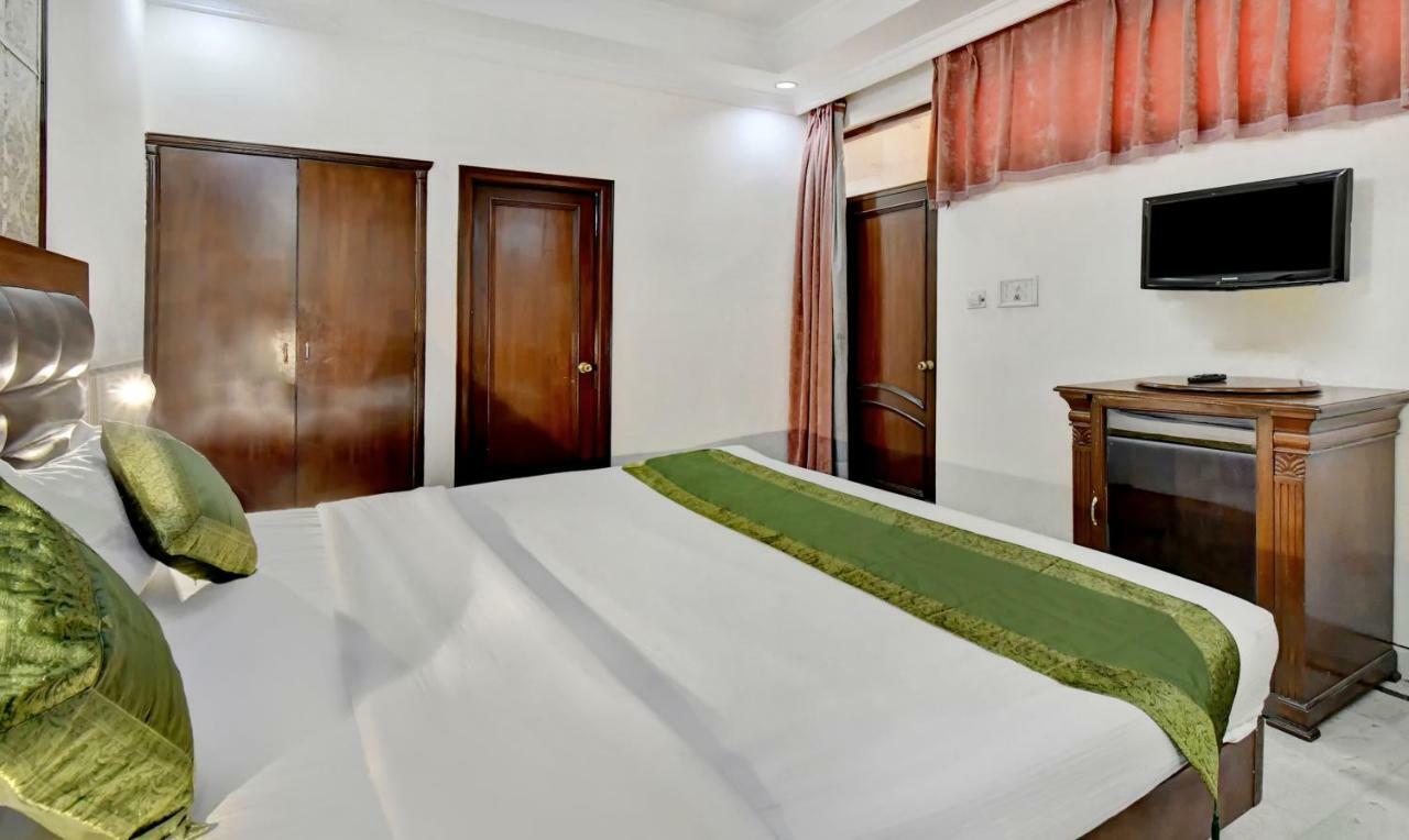 Treebo Trend Corporate Inn Chandīgarh Buitenkant foto