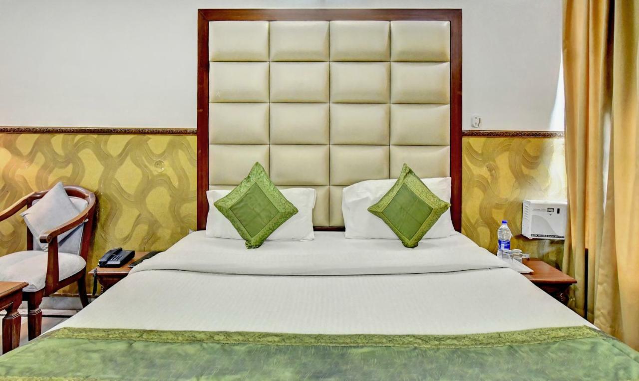 Treebo Trend Corporate Inn Chandīgarh Buitenkant foto